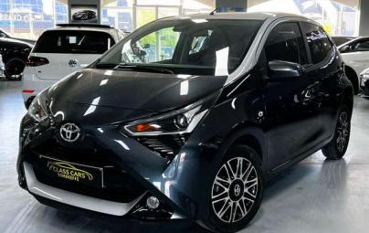 Toyota Aygo 1.0i VVT-i X-CLUSIV II CARPLAY GARANTIE 2030 CARNET COMPLET