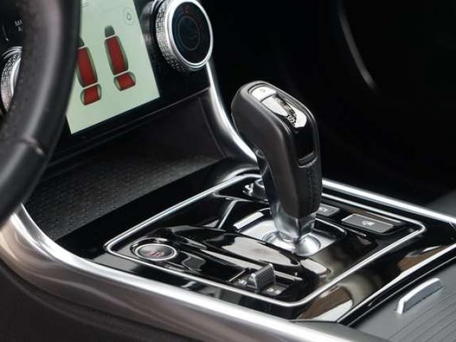 Jaguar XE 2.0 D180 S Bte-AUTO  NEW MOD NAVI-CAM CarPlay EU6d