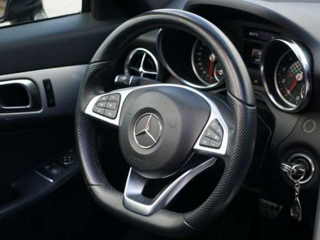 Mercedes-Benz SLC 180 AMG LINE / ROADSTER / 1ER MAIN / PANO / NAVI / 6DT