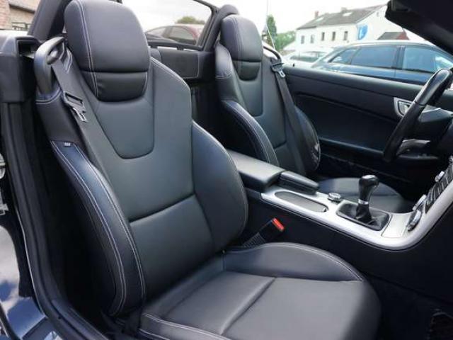 Mercedes-Benz SLC 180 AMG LINE / ROADSTER / 1ER MAIN / PANO / NAVI / 6DT