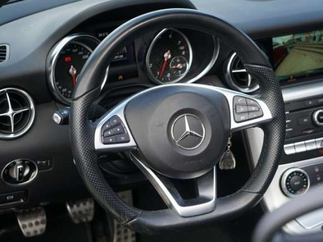 Mercedes-Benz SLC 180 AMG LINE / ROADSTER / 1ER MAIN / PANO / NAVI / 6DT