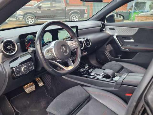 Mercedes-Benz CLA 180 AMG LINE PACK NIGHT / AUTO / PANO / CAM / FULL LED