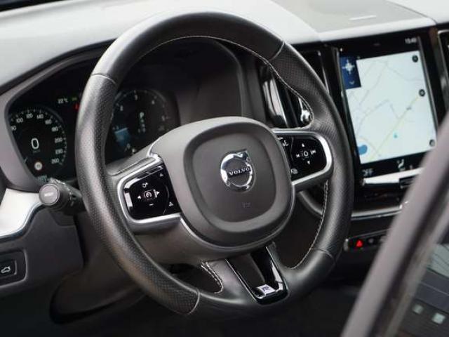 Volvo XC60 R-DESIGN 2.0 D4 BOITE-AUTO COCKPIT NAVI-CAM  6d-T