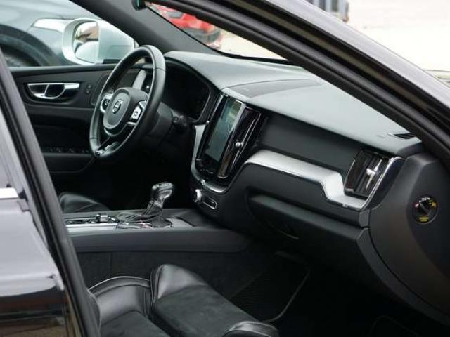 Volvo XC60 R-DESIGN 2.0 D4 BOITE-AUTO COCKPIT NAVI-CAM  6d-T