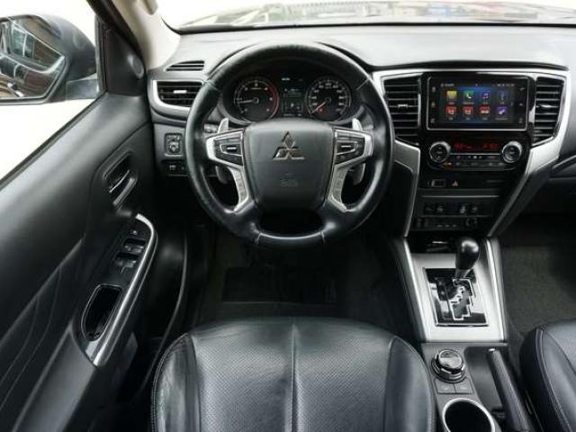 Land Rover Range Rover Velar 2.0 TD4 R-Dynamic TOIT-PANO ANGLE MORT FULL OP