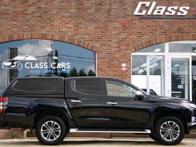 Land Rover Range Rover Velar 2.0 TD4 R-Dynamic TOIT-PANO ANGLE MORT FULL OP