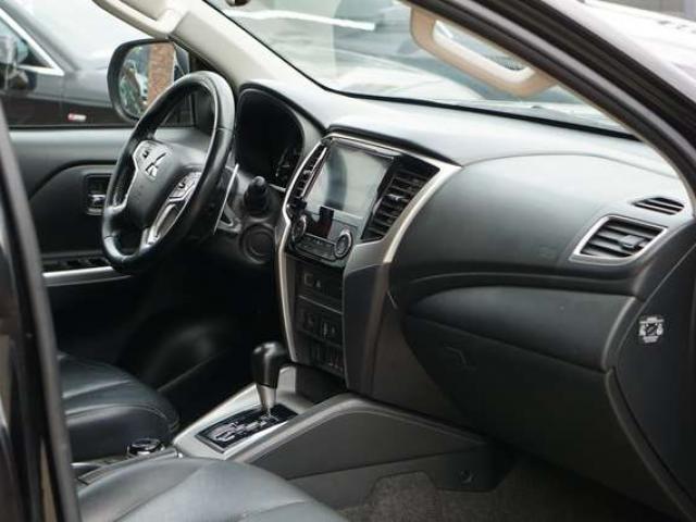 Land Rover Range Rover Velar 2.0 TD4 R-Dynamic TOIT-PANO ANGLE MORT FULL OP