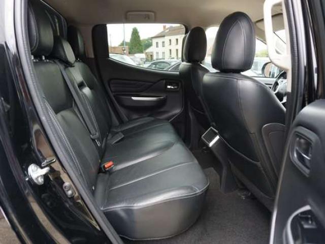 Land Rover Range Rover Velar 2.0 TD4 R-Dynamic TOIT-PANO ANGLE MORT FULL OP