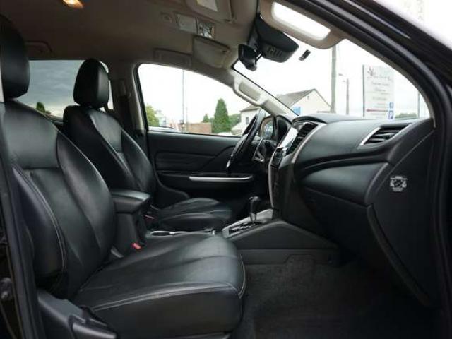 Land Rover Range Rover Velar 2.0 TD4 R-Dynamic TOIT-PANO ANGLE MORT FULL OP