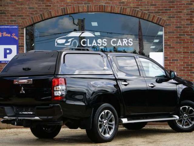 Land Rover Range Rover Velar 2.0 TD4 R-Dynamic TOIT-PANO ANGLE MORT FULL OP