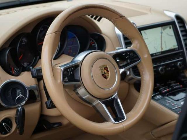Porsche Cayenne 3.0 TD V6 Tiptronic S PANO NAVI BI-XENON PDC 6b