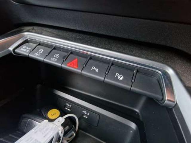 Audi A3 35 TDi S-LINE S-TRONIC COCKPIT DYNAMIC CARNET FULL