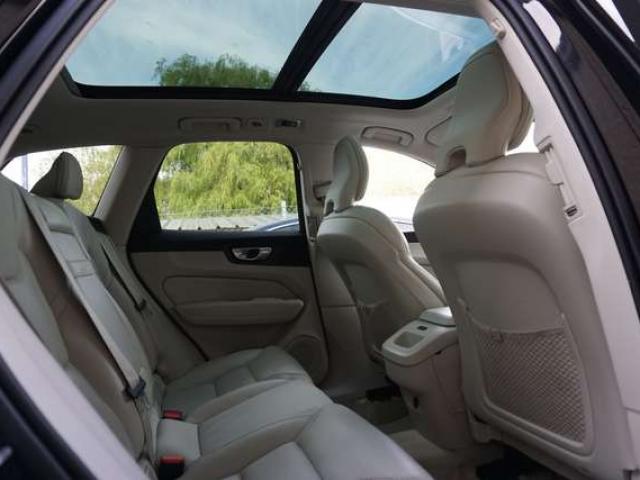 Volvo XC60 INSCRIPTION 2.0 D4 BOITE-AUTO TOIT-PANO NAVI-CAM