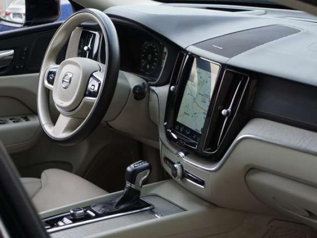 Volvo XC60 INSCRIPTION 2.0 D4 BOITE-AUTO TOIT-PANO NAVI-CAM