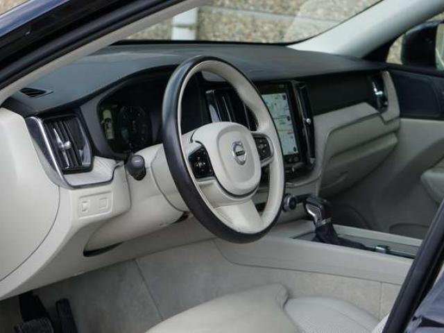 Volvo XC60 INSCRIPTION 2.0 D4 BOITE-AUTO TOIT-PANO NAVI-CAM