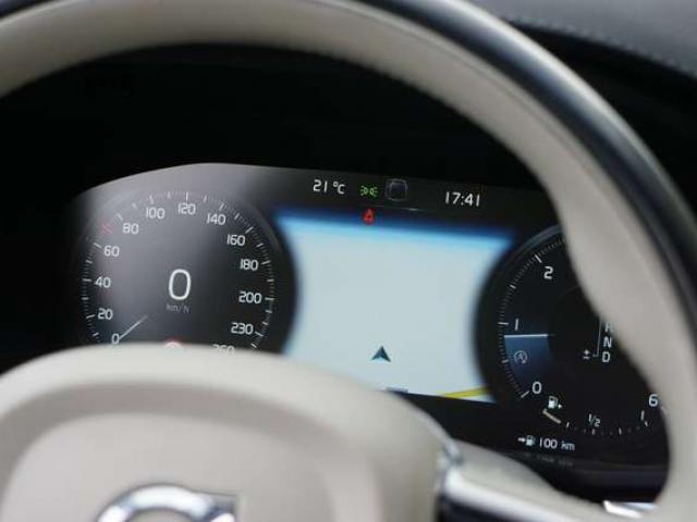 Volvo XC60 INSCRIPTION 2.0 D4 BOITE-AUTO TOIT-PANO NAVI-CAM