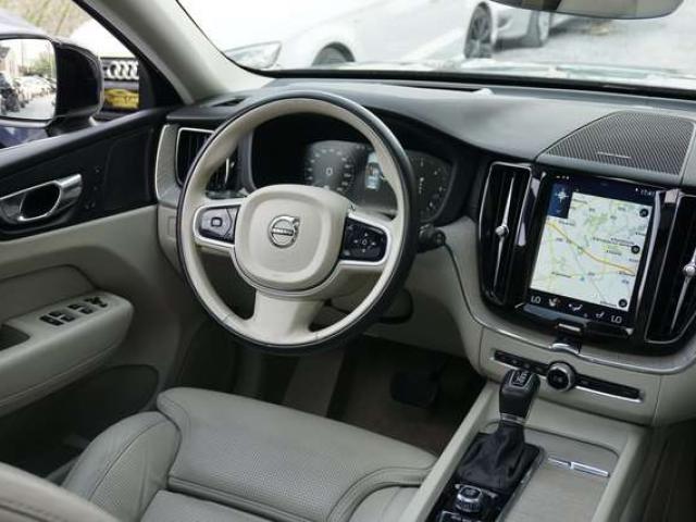 Volvo XC60 INSCRIPTION 2.0 D4 BOITE-AUTO TOIT-PANO NAVI-CAM