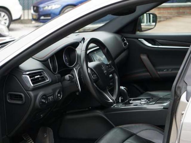Maserati Ghibli 3.0 V6 Turbo SPORT NAVI CAMERA CARNET COMPLET 6B