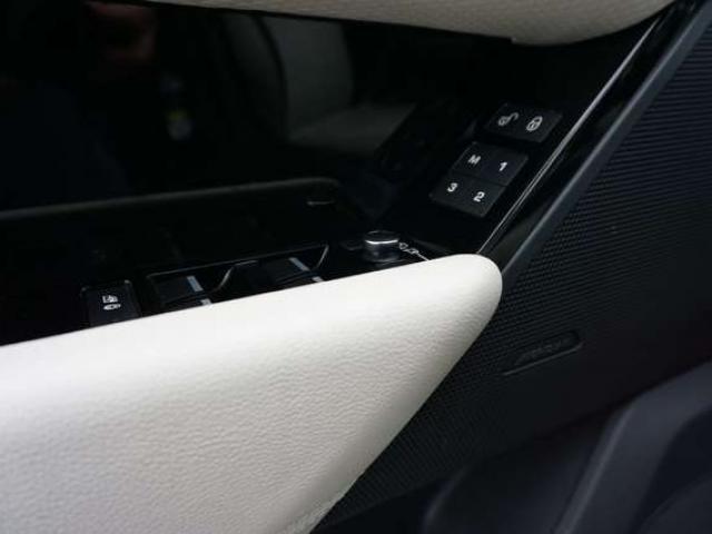 Land Rover Range Rover Velar 2.0 TD4 R-Dynamic SE COCKPIT TOIT-PANO CAM AUTO 6B