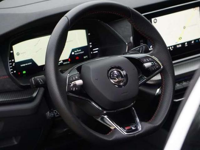 Skoda Octavia SW RS 2.0 TFSI 245CV COCKPIT DSG PANO CAM CARNET