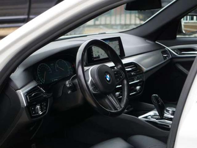 BMW 525 d PACK-M COCKPIT NAVI-CAM HARMAN AMBIANCE EURO 6d