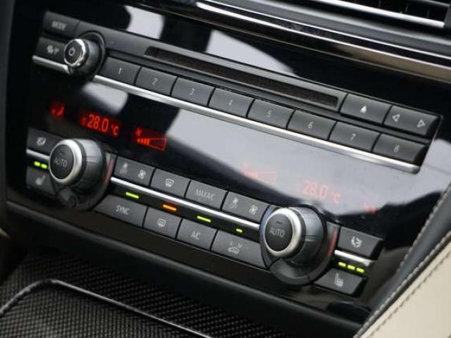 Land Rover Range Rover Velar 3.0 R-Dynamic HSE PANO COCKPIT NAVI CAM FULL