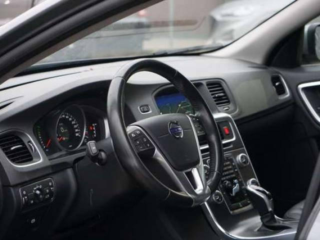 Volvo S60 1.5 T3 Momentum Boite AUTO Navi Clim Radars Carnet