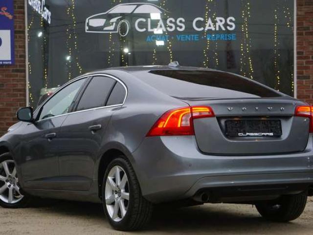 Volvo S60 1.5 T3 Momentum Boite AUTO Navi Clim Radars Carnet