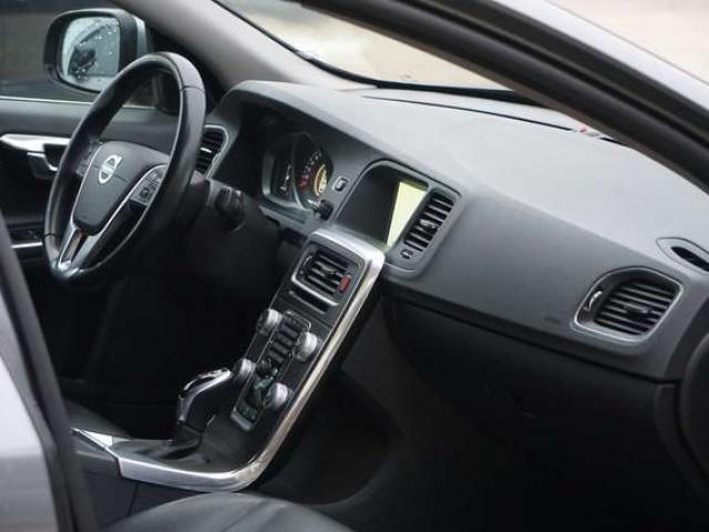 Volvo S60 1.5 T3 Momentum Boite AUTO Navi Clim Radars Carnet