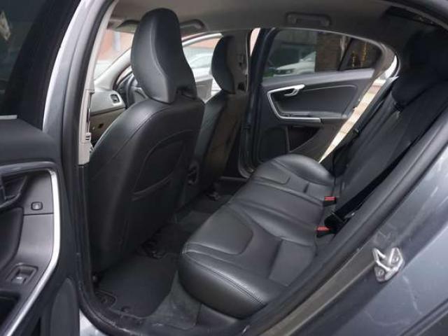 Volvo S60 1.5 T3 Momentum Boite AUTO Navi Clim Radars Carnet