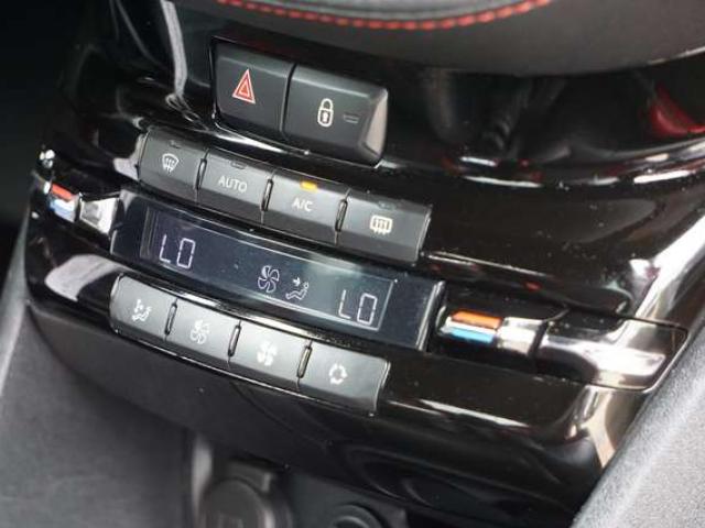 Peugeot 208 1.6 GTi CARNET 1ere MAIN NAVI CAM GARANTI 12 MOIS