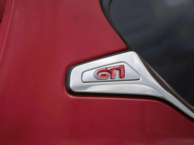 Peugeot 208 1.6 GTi CARNET 1ere MAIN NAVI CAM GARANTI 12 MOIS