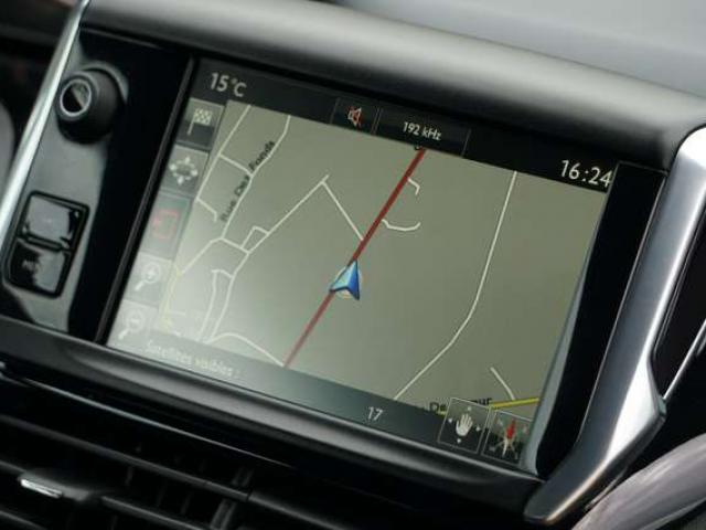 Peugeot 208 1.6 GTi CARNET 1ere MAIN NAVI CAM GARANTI 12 MOIS