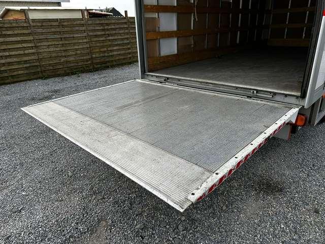 Nissan NV400 2.3 dCi CAMION HAYON ELECTRIQUE 3 PLACES