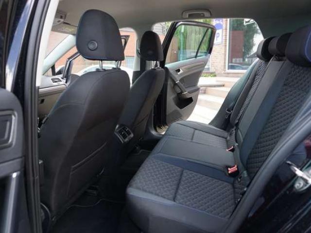 Volkswagen Golf 1.0 TSI R-LINE COCKPIT NAVI DISTRONIC CAM PDC 6d-T