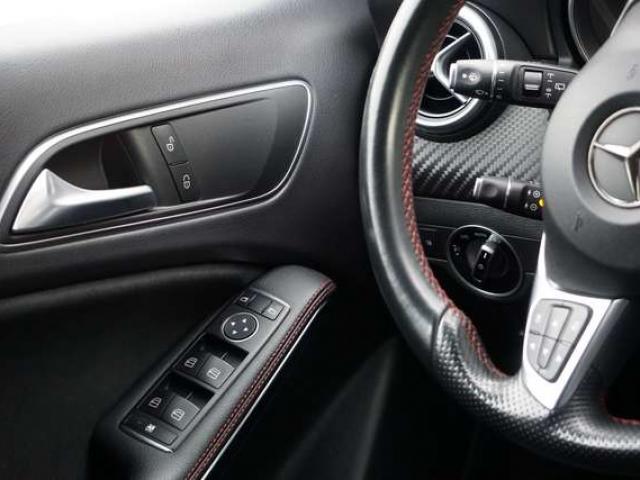 Mercedes-Benz A 180 Edition PACK-AMG / CARNET ENT / NAVI-CAM / 6B