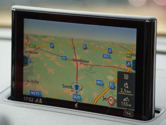 Mercedes-Benz B 180 d AMG LINE / AUTO / CAM / PDC / CIEL ETOILÉ /6d