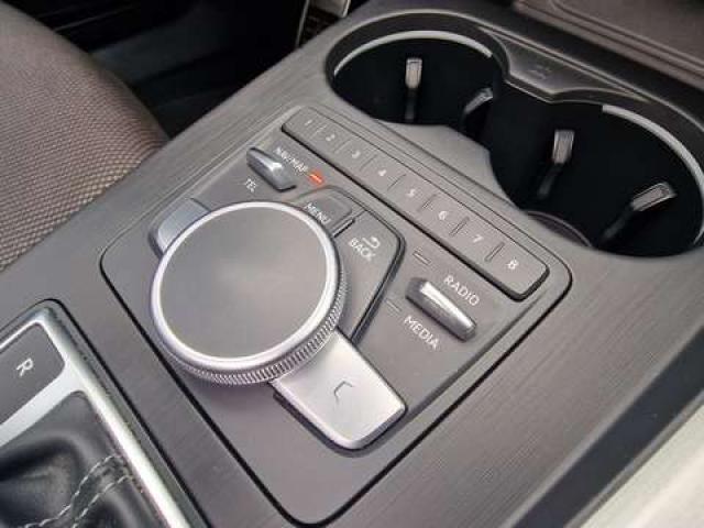 Audi A4 2.0 TDi S-LINE COCKPIT Bte AUTO BI-XENON RADARS 6b
