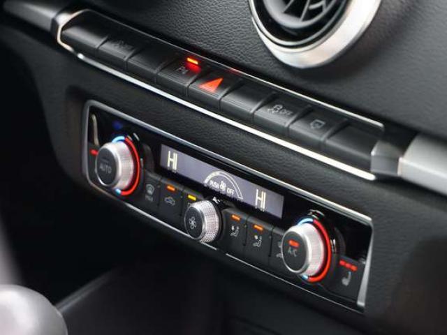Audi A3 30 TDi SPORTBACK S-LINE S-TRONIC COCKPIT NAVI 6dt