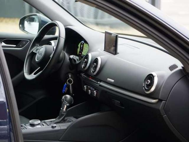 Audi A3 30 TDi SPORTBACK S-LINE S-TRONIC COCKPIT NAVI 6dt
