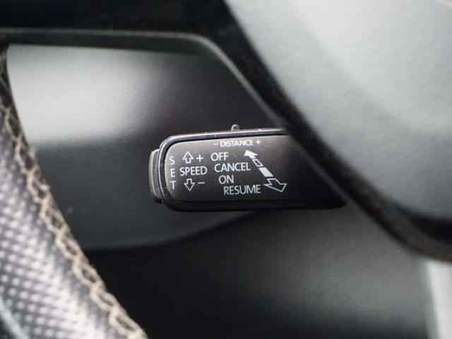 Skoda Karoq 2.0 TDi 4x4 Style DSG COCKPIT DISTRONIC NAVI-CAM