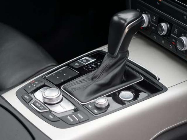 Audi A6 2.0 TDi S-LINE ext / TOIT-PANO / RADAR / LED / 6B