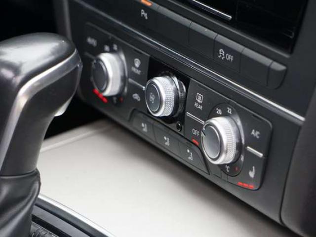 Audi A6 2.0 TDi S-LINE ext / TOIT-PANO / RADAR / LED / 6B