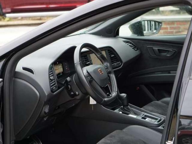 Land Rover Range Rover Sport 2.0 SD4 SE 1° MAIN NAVI-CAMERA CUIR HISTORIQUE